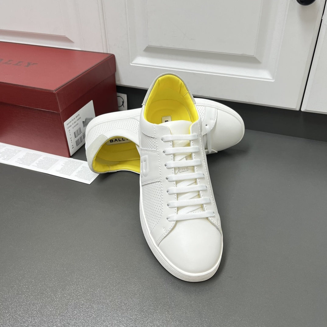 Adrian Brody Travel Collection Sneakers in White Leather