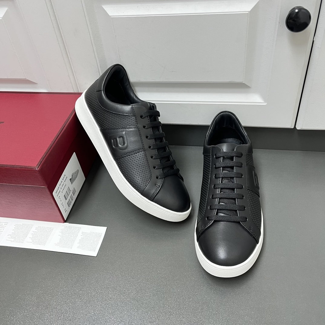 Adrian Brody Travel Collection Sneakers in Black Leather