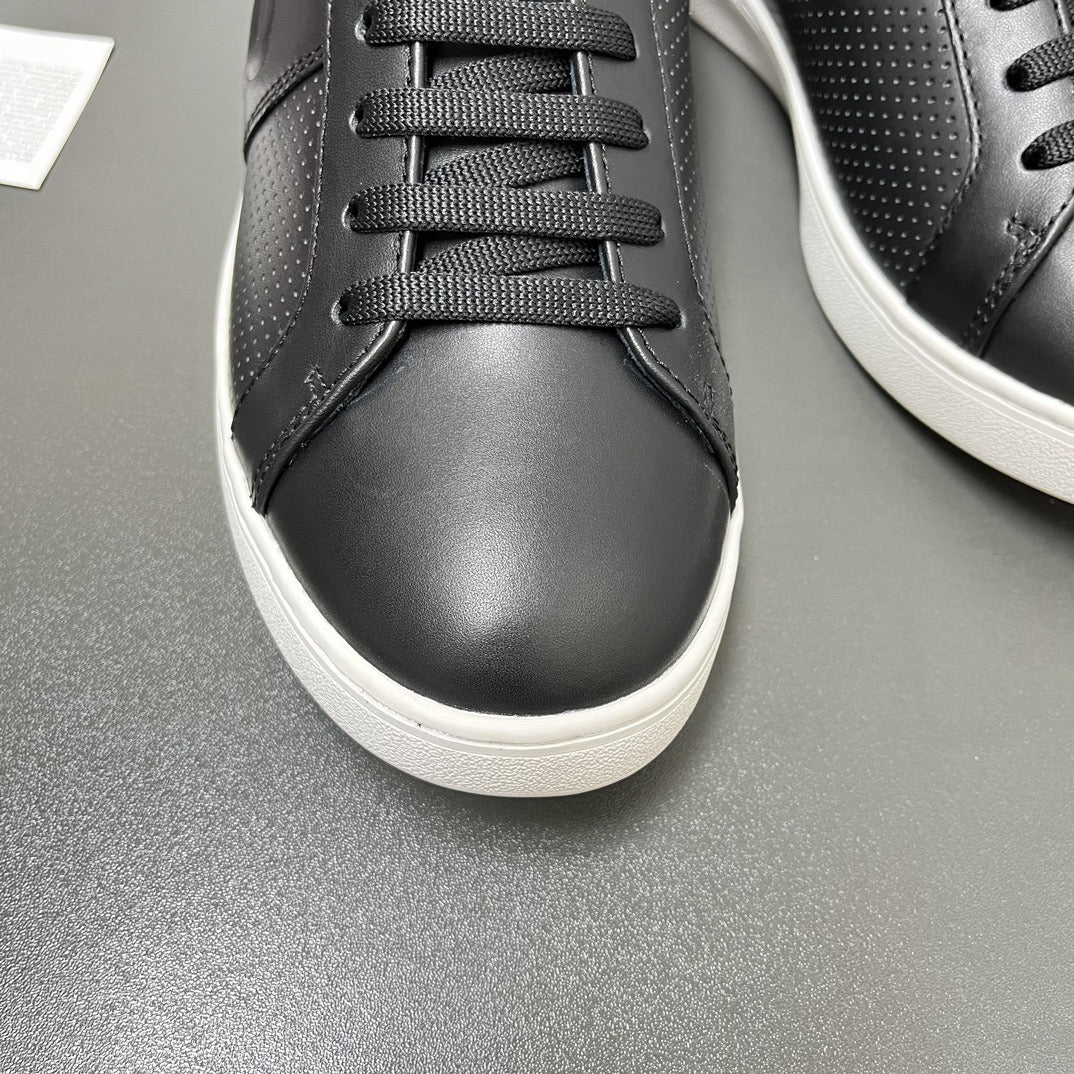 Adrian Brody Travel Collection Sneakers in Black Leather