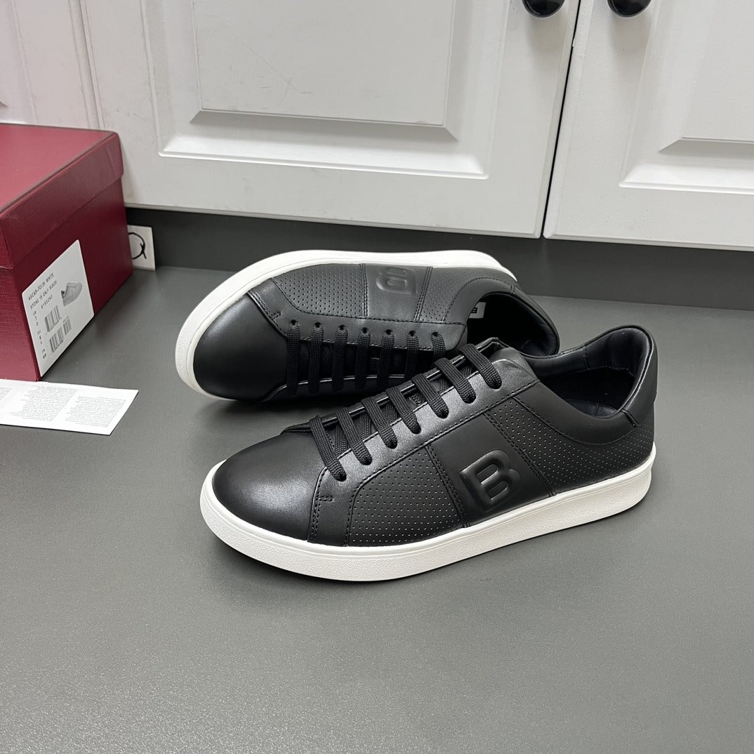 Adrian Brody Travel Collection Sneakers in Black Leather